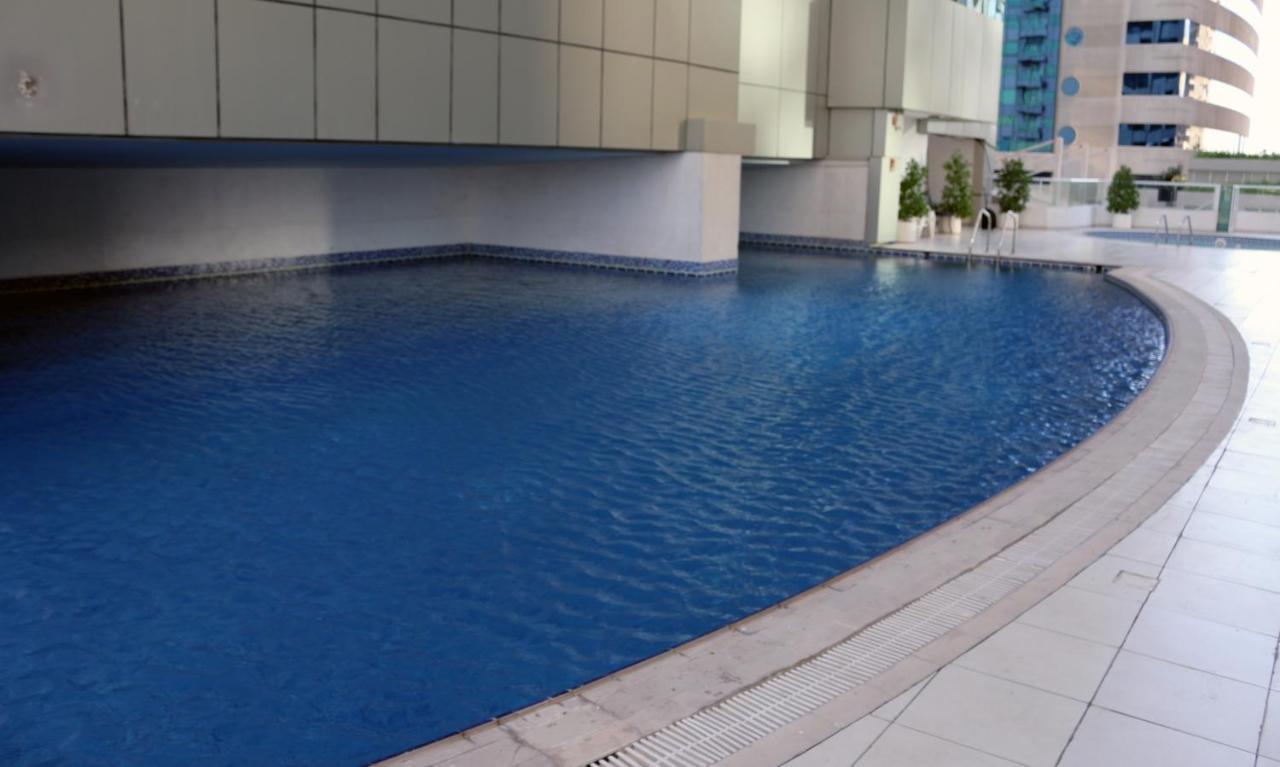 Luxurious Beach Front With Sea View-private Bathroom Homestay Dubai